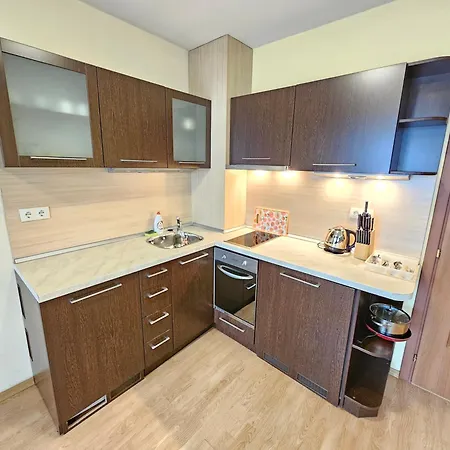 Two Charming In Trinity With Balcony And Free Parking By Flat Mаnager 公寓 *