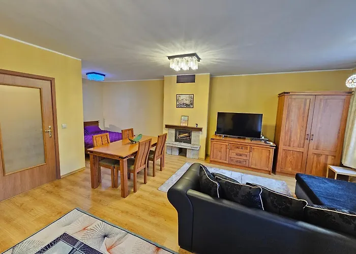 Two Charming In Trinity With Balcony And Free Parking By Flat Mаnager Daire Bansko