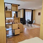 Apartament Two Charming In Trinity With Balcony And Free Parking By Flat Mаnager