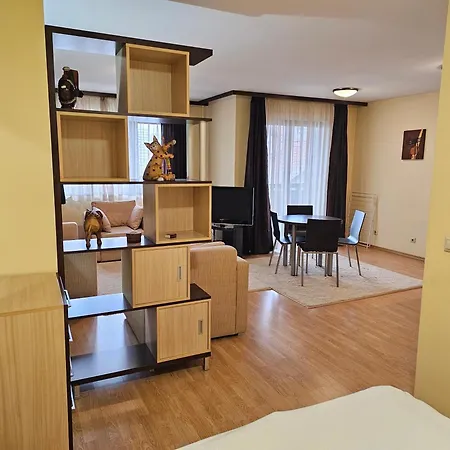דירה Two Charming In Trinity With Balcony And Free Parking By Flat Mаnager
