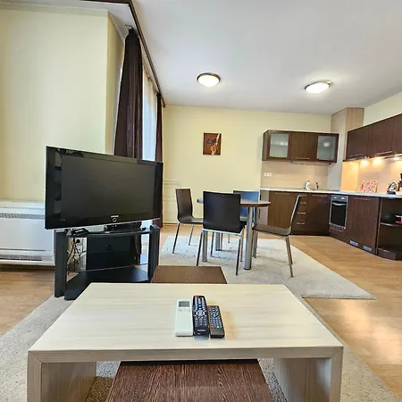Two Charming In Trinity With Balcony And Free Parking By Flat Mаnager דירה *