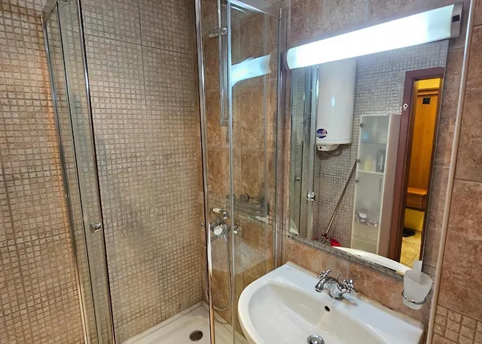 Two Charming In Trinity With Balcony And Free Parking By Flat Mаnager 班斯科