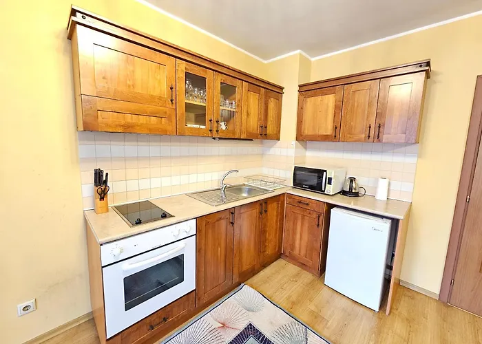 Two Charming In Trinity With Balcony And Free Parking By Flat Mаnager 公寓 *